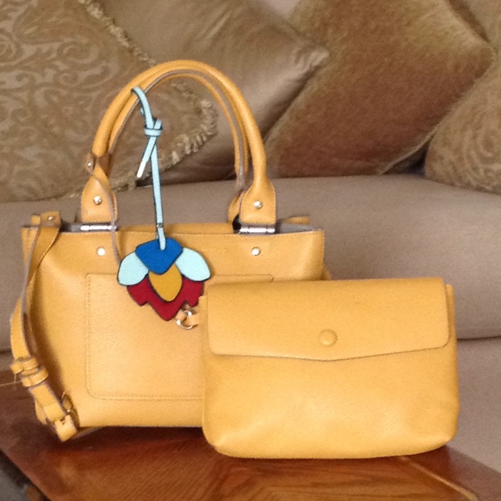🔥🌹🔥 PARFOIS - (2) pc. CrossBody Satchel & Pouch